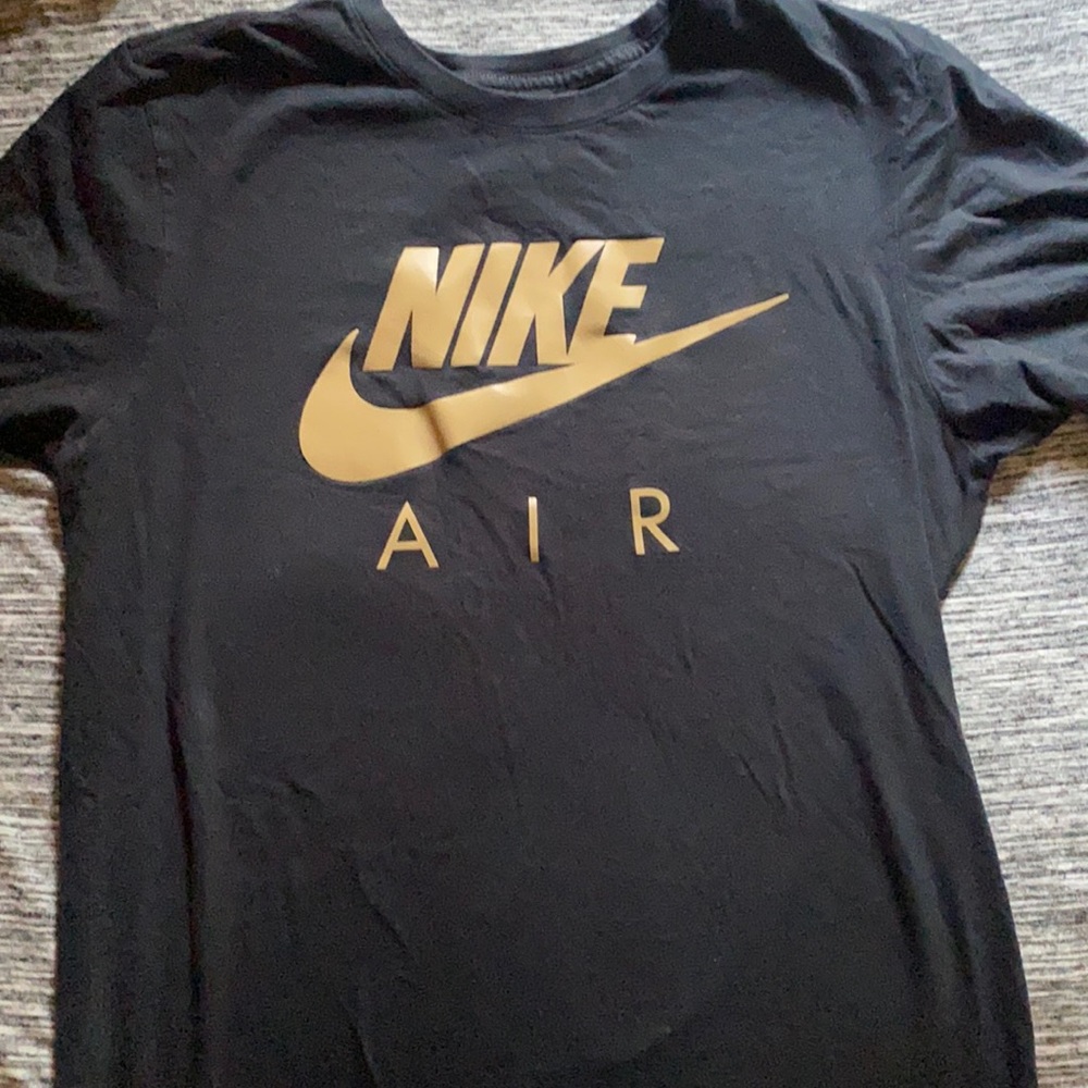 Like New Men’s Medium Nike tee